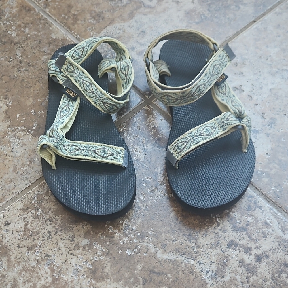 Teva Women's Strappy Sandals in Black and Light Green Pattern